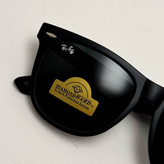 عینک آفتابی ریبن ویفرر شیشه سنگ مشکی که همراه پک کامل ریبن Rayban WAYFARER RB 2140 سایز 54