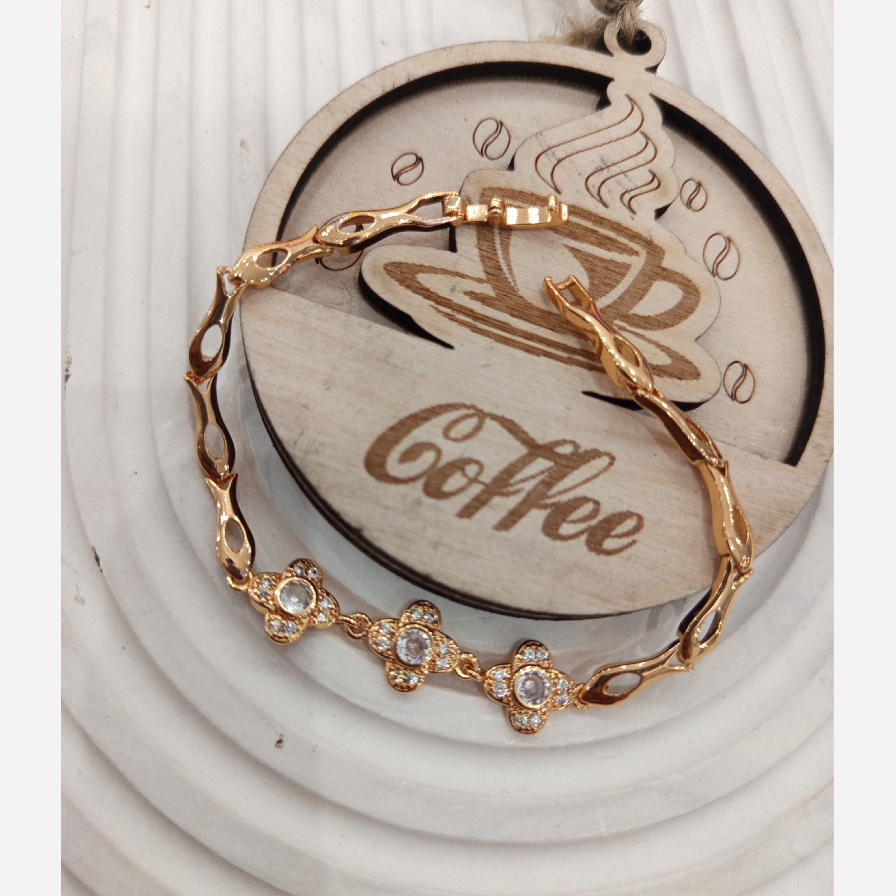 دستبند ونکلیف زنانه جواهری