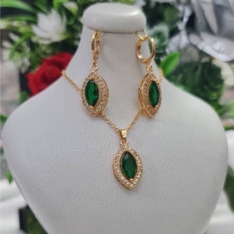 نیم ست طلاروس زنانه اصلی