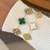 دستبند بنگل زنانه طرح ونکلیف Van Cleef نگین کاری شده فری سایز freesize رنگ ثابت با کیفیت بالا کد zmc (پس کرایه)