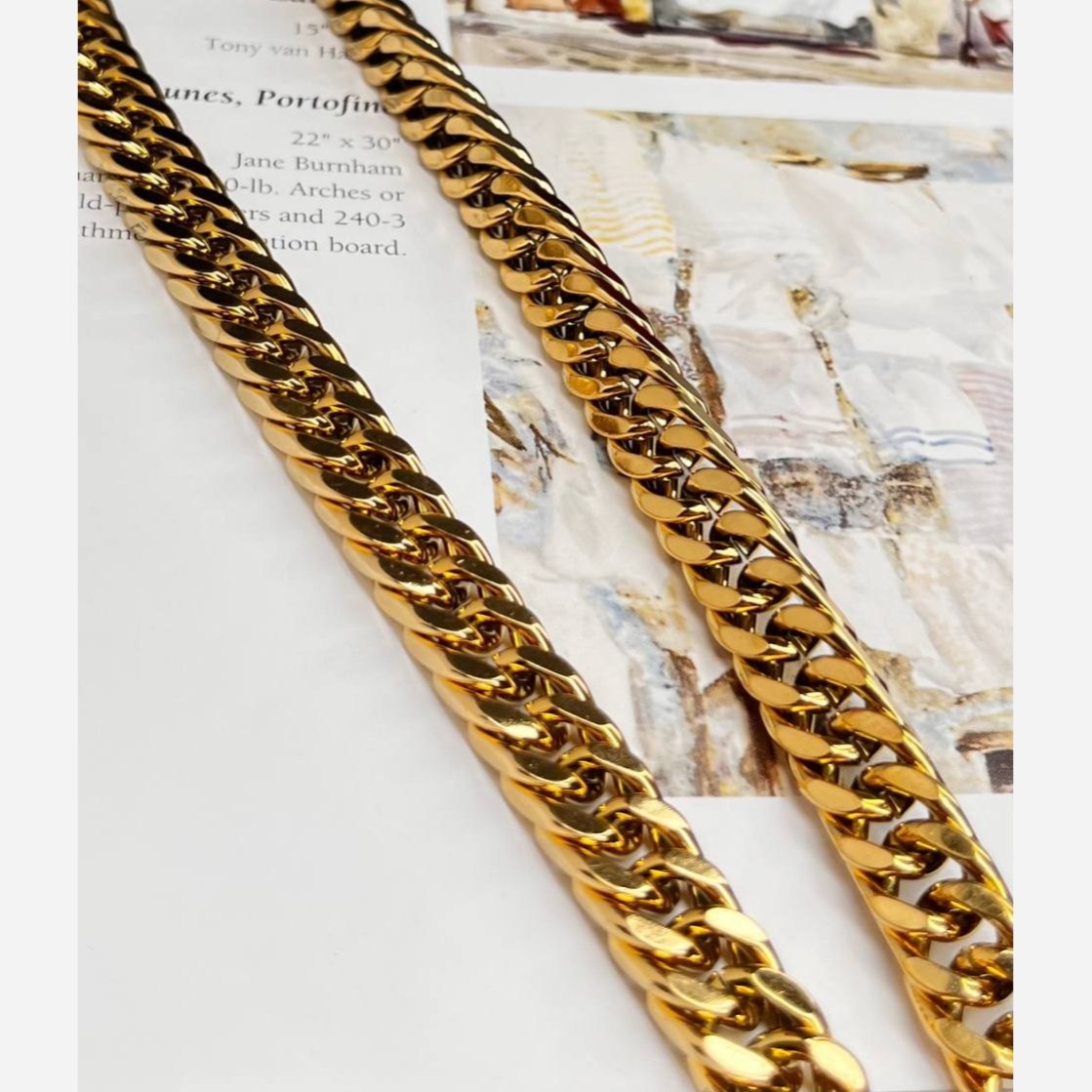 گردنبند مردانه  مدل  کارتیه Cartier جنس استیل عیار 316 رنگ کاملا ثابت کد ztk (پس کرایه)