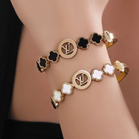 دستبند النگویی استیل طرح گل ونکلیف Vancleef لویی ویتون LV رنگ کاملا ثابت کد mp (پس کرایه)