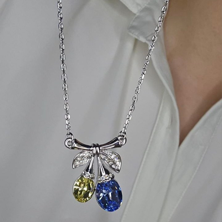 گردنبند و آویز نگین سواروسکی طرح بال فرشته تنوع طرح رنگ کاملا ثابت کد vn (پس کرایه)