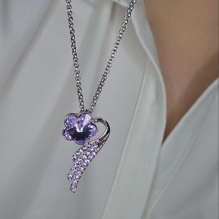 گردنبند و آویز نگین سواروسکی طرح کبوتر تنوع طرح رنگ کاملا ثابت کد vn (پس کرایه)
