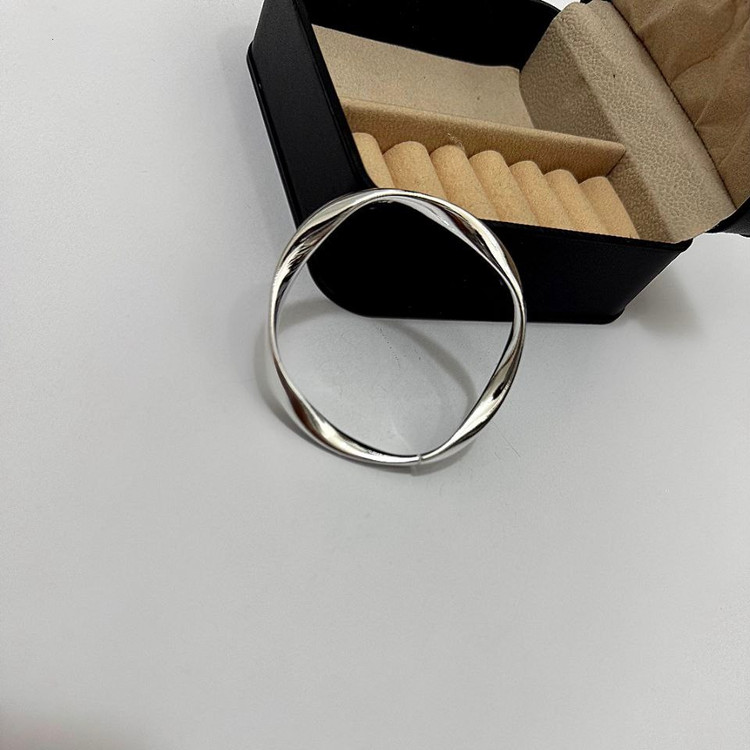 دستبند و بنگل آبکاری نقره زنانه طرح آویز صدفی تنوع طرح رنگ کاملا ثابت کد sm (پس کرایه)