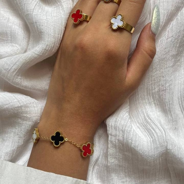 نیم ست دستبند و انگشتر استیل زنانه طرح گل ونکلیف Vancleef تنوع رنگ رنگ ثابت کد sm (پس کرایه)