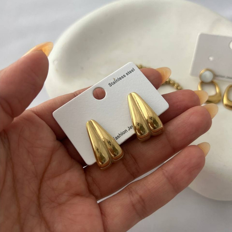 گوشواره استیل زنانه طرح مینیمال طلایی تنوع طرح رنگ ثابت و ضد حساسیت کد tj (پس کرایه)