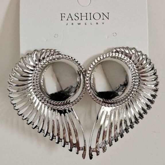 گوشواره زنانه آبکاری نقره طرح صدف حلزونی تنوع طرح رنگ ثابت کد vn (پس کرایه)