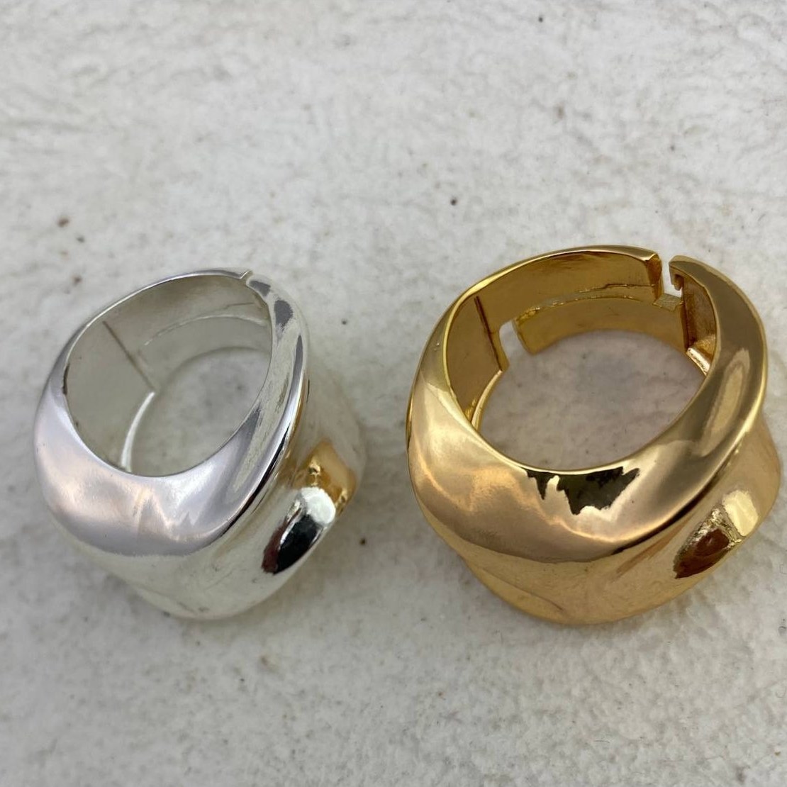 انگشتر آبکاری نقره زنانه طرح مینیمال آینه ای پهن فری سایز Freesize  رنگ ثابت کد tj (پس کرایه)