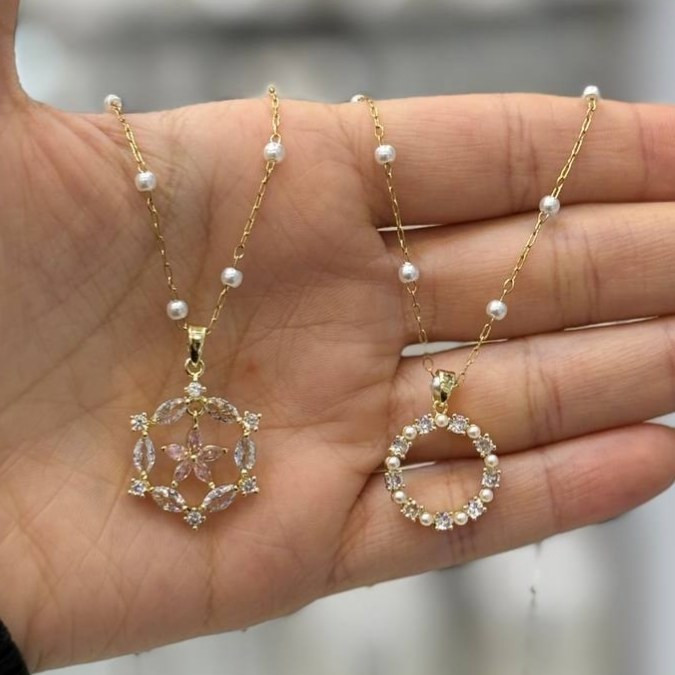 گردنبند و آویز پلاک مرواریدی طرح قلب کلید آویز و صدف نگین تنوع طرح رنگ ثابت کد gy
