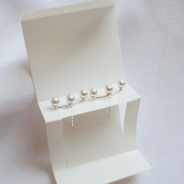 گوشواره میخی خطی مرواریدی نقره با حک عیار 925 از برند Iam