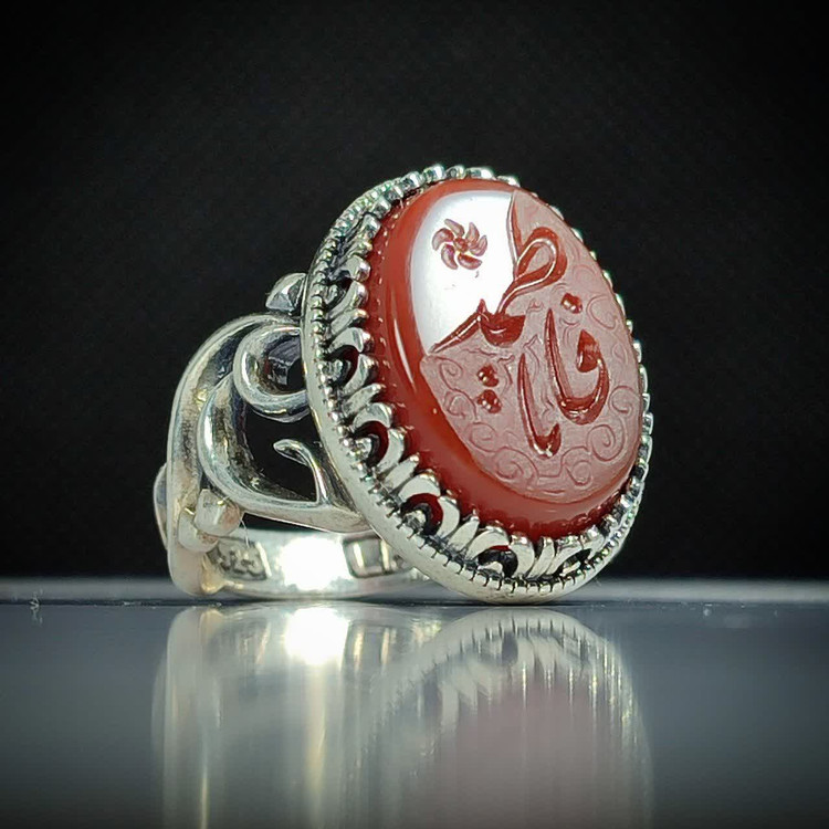 انگشتر عقیق قرمز حکاکی "یا فاطمه" با رکاب "یا حسین"؛ سوگنامه مادر و پسر کد 2161
