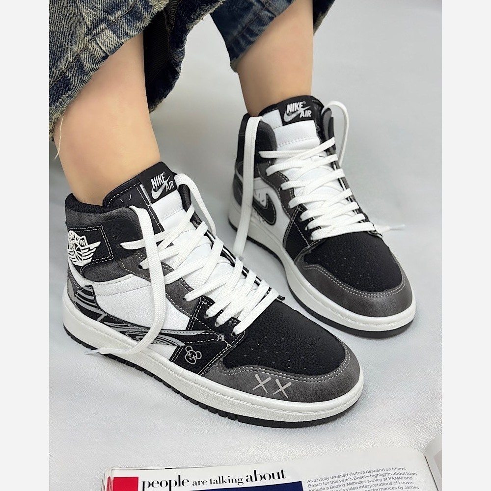 کفش زنانه ترویس نورث فیس (کیفیت بالا)
