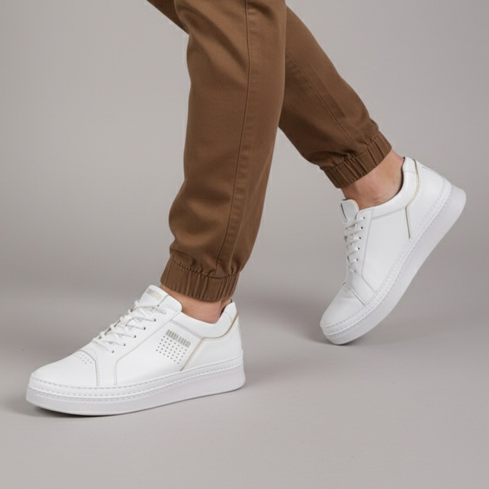 کفش اسپرت مردانه مدل شایان رنگ سفید سه راه دوردوخت پرفرووش